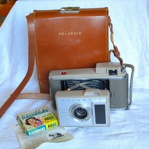 Vintage Polaroid J33 Land Camera Brown Leather Case Flashbulbs Prop Retro